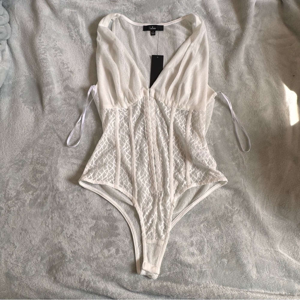 NWT Lulus White Lace Bodysuit